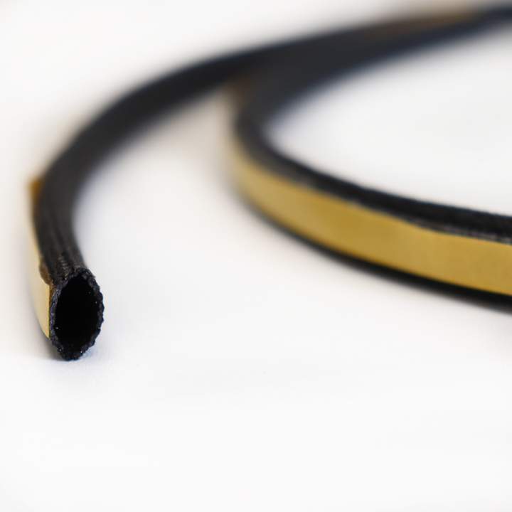 Junta tubular autoadhesiva ø 8 mm (venda per metro) - Capska Junta tubular autoadhesiva ø 8 mm (venda per metro) - Capska